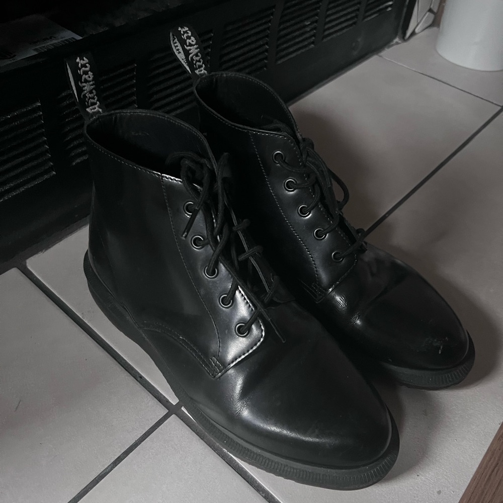 dr. marten’s emmaline boot